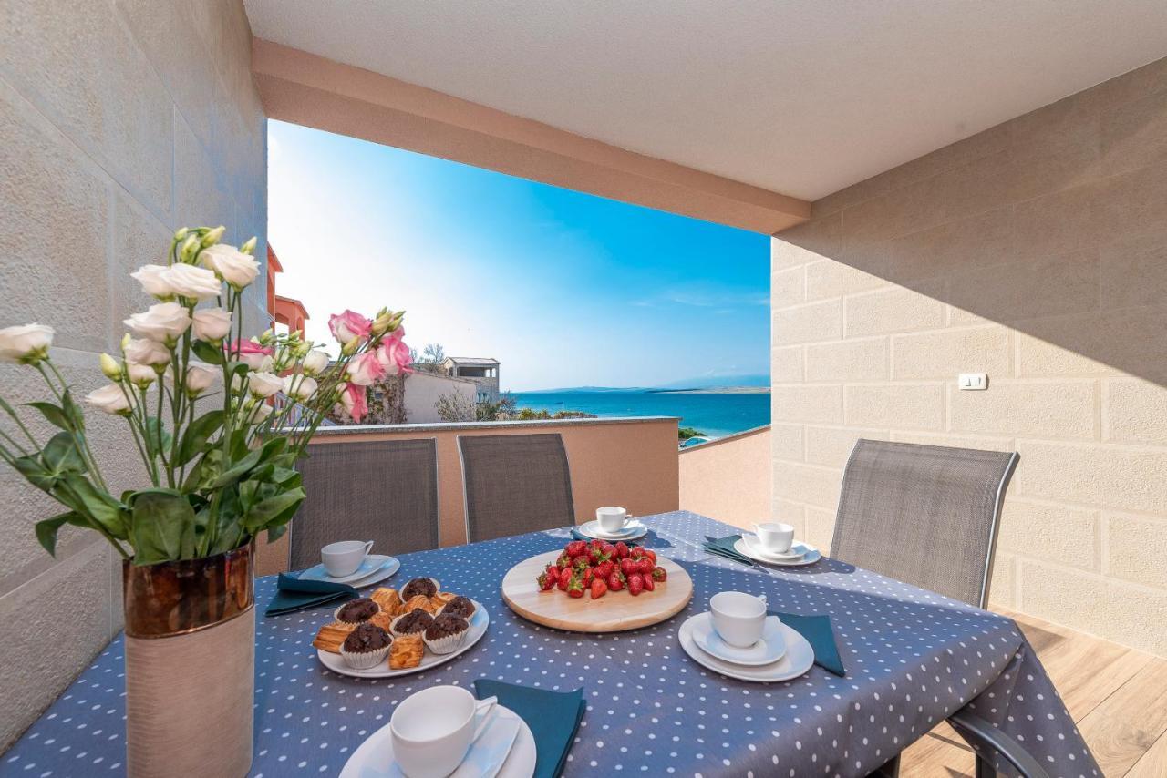 Luxury - La 3 & 4 *