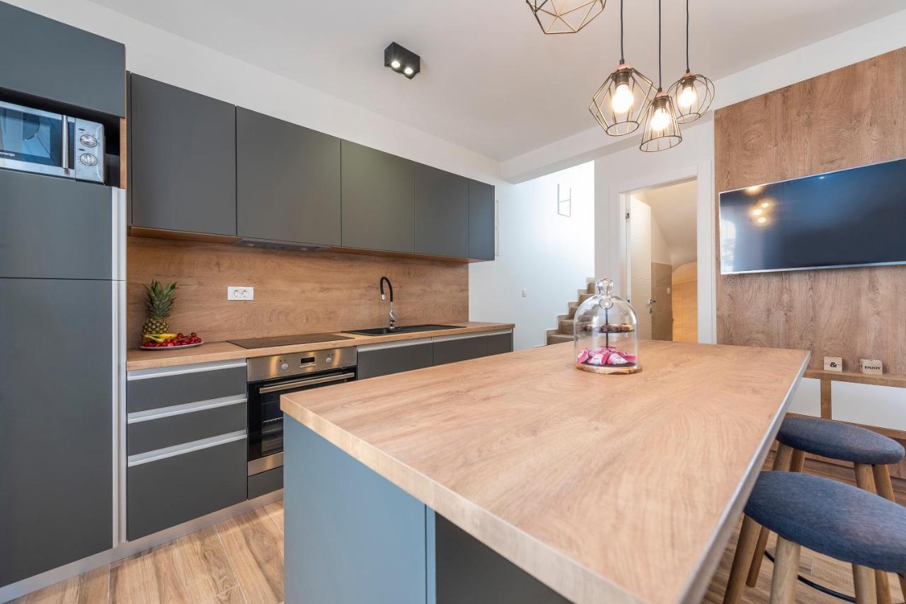 Holiday home Luxury - La 3 & 4